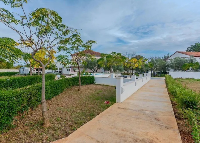 Lägenhet Lovely In With Wifi