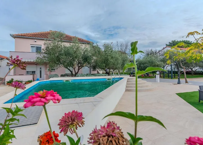 Lägenhet Lovely In With Wifi